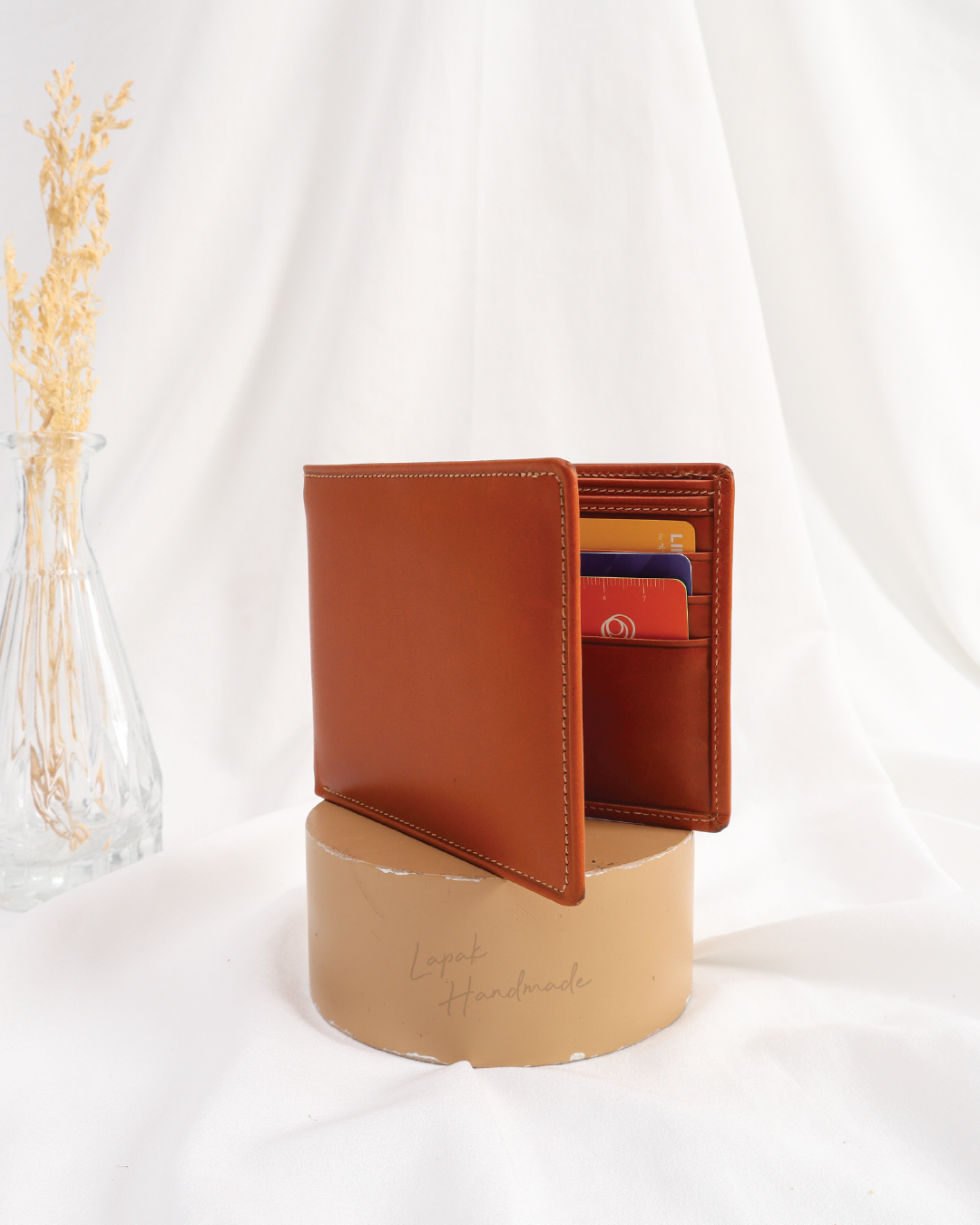 Bifold Wallet in Saddle Tan