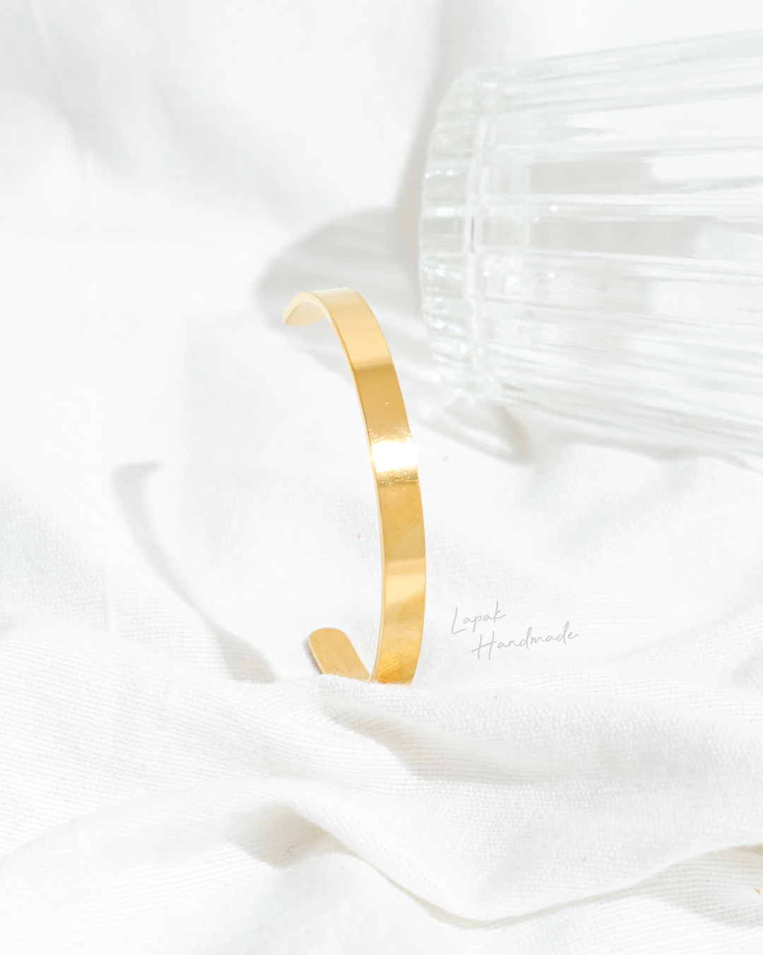 Classic Bangle in Gold