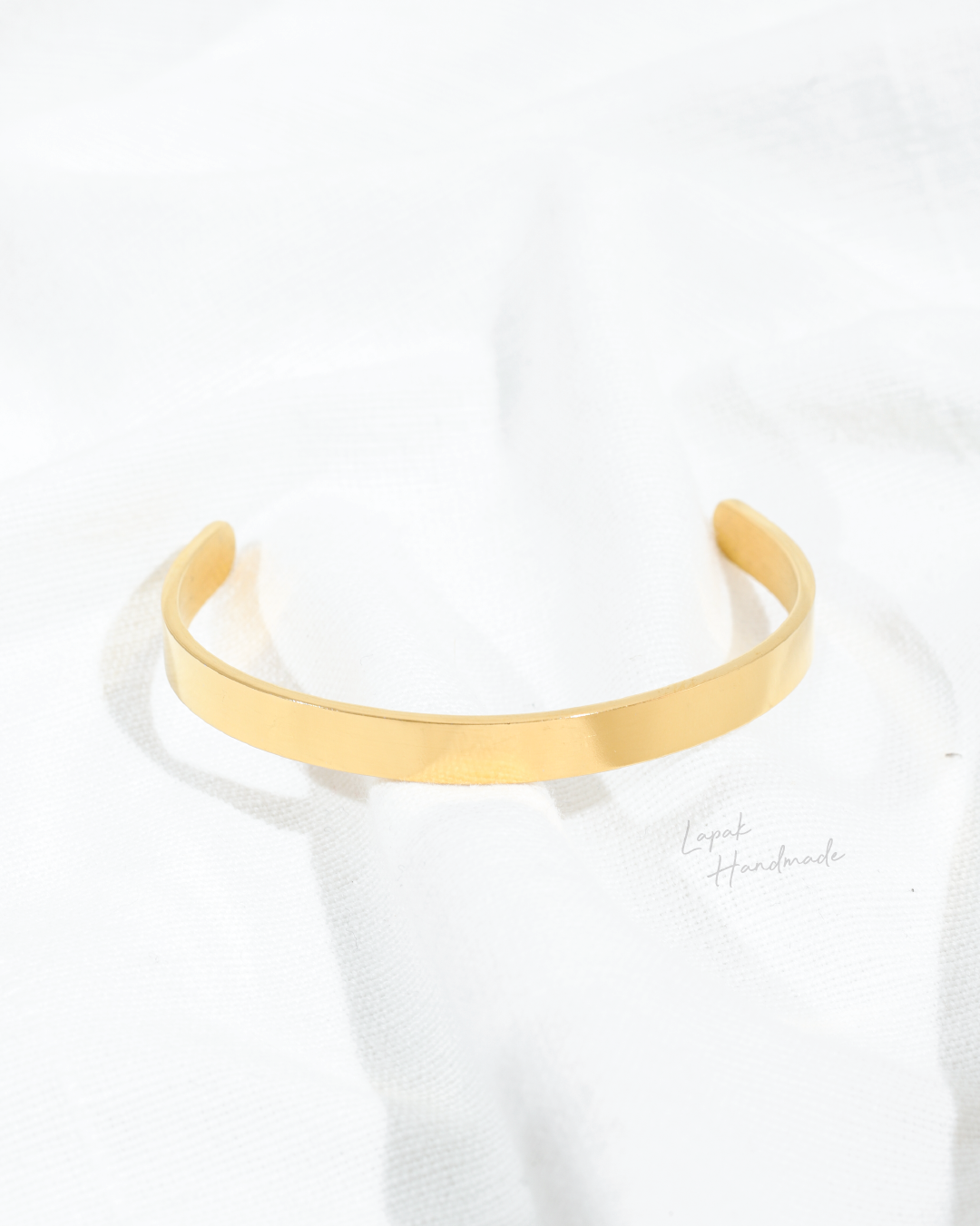 Classic Bangle in Gold