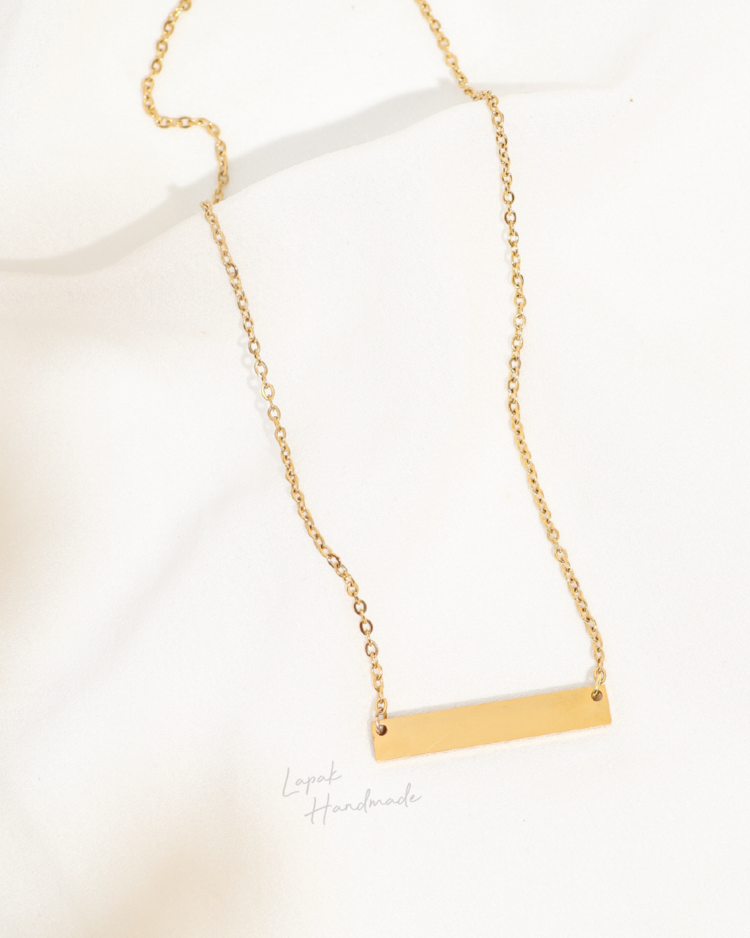 Classic Necklace in Gold