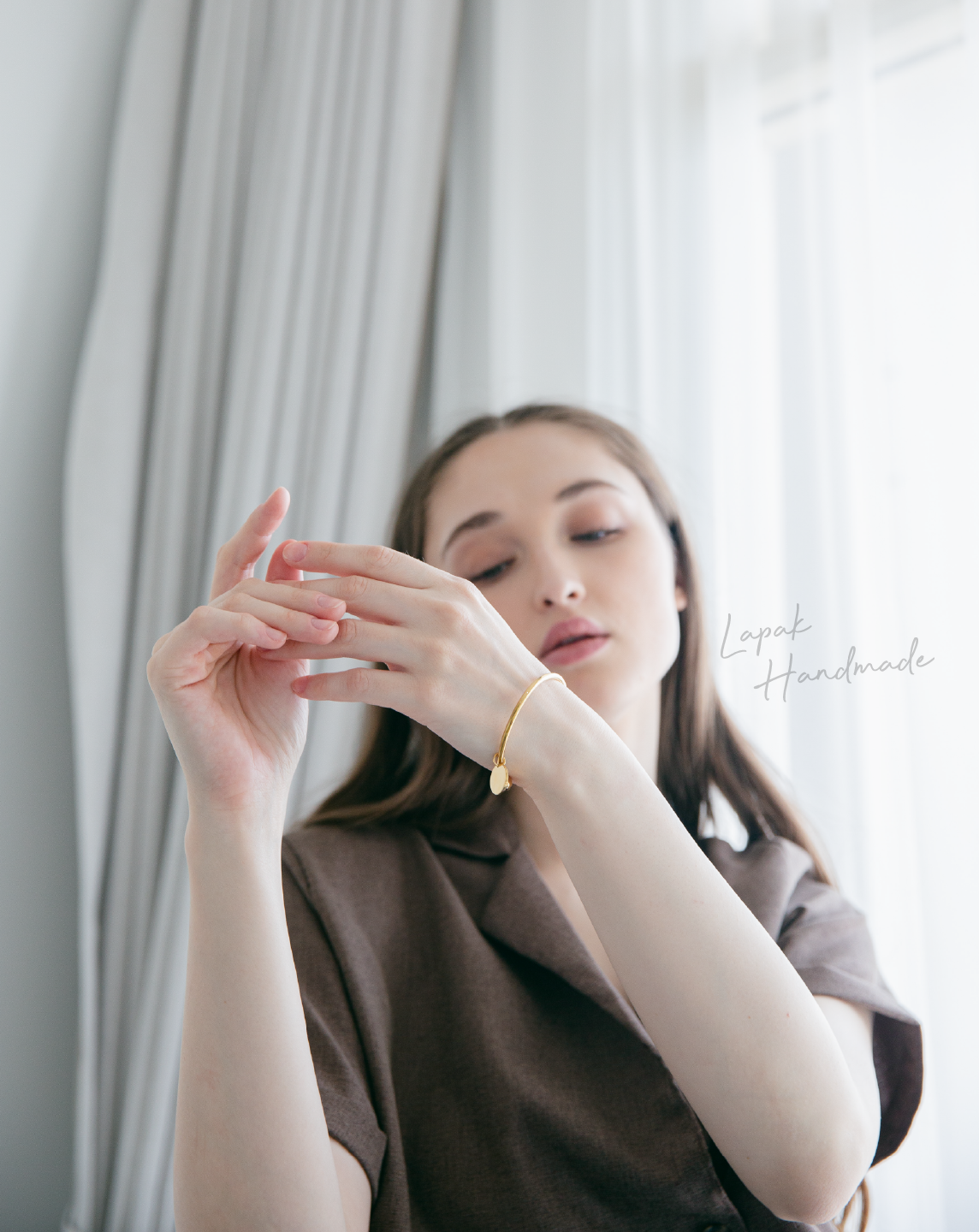 Coin Bangle in Gold