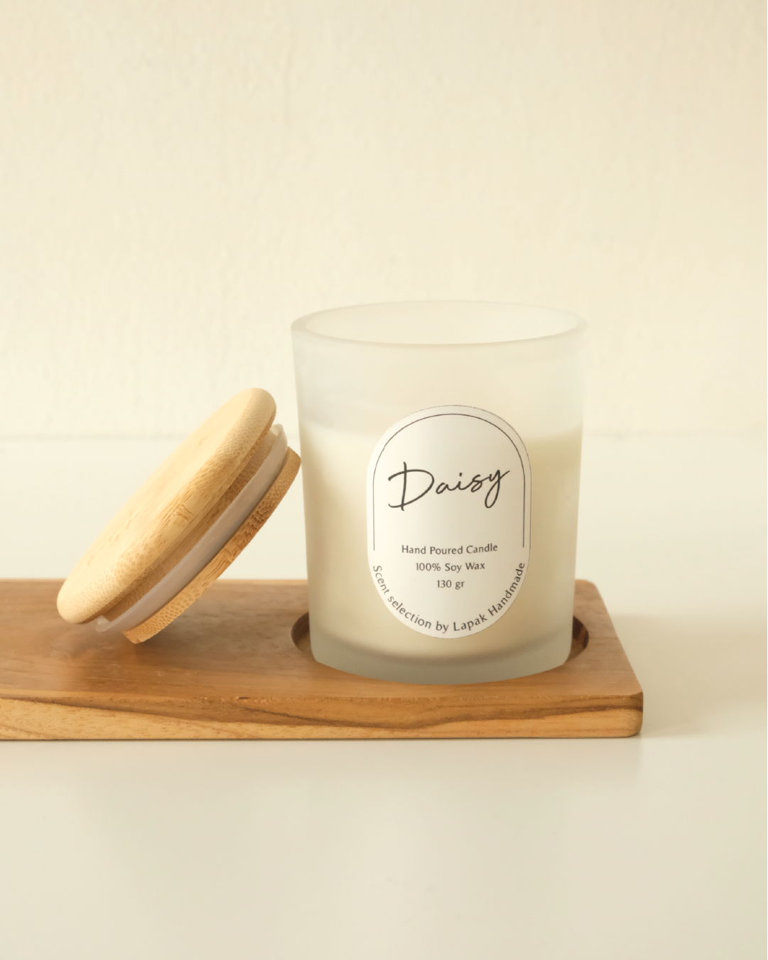 Home Scented Candle in Daisy