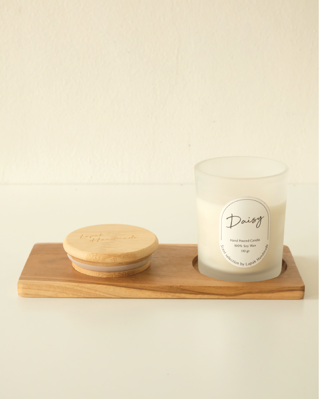 Home Scented Candle in Daisy