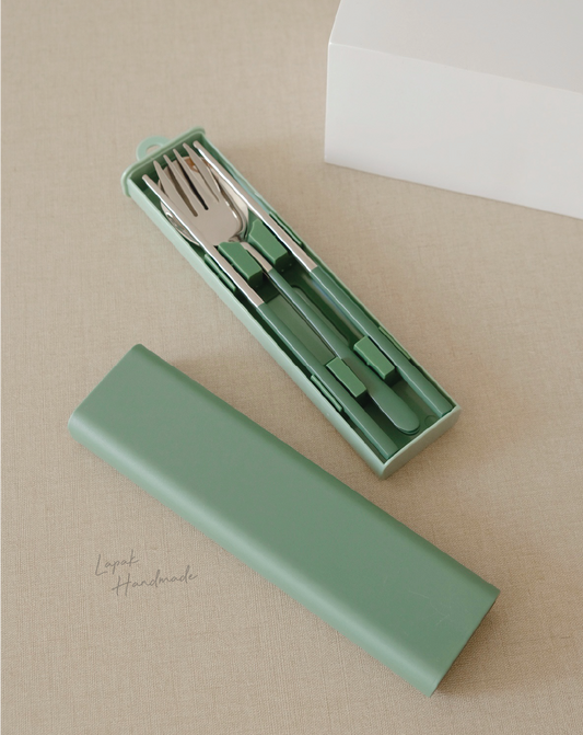 Haru Cutlery Set in Moss Green