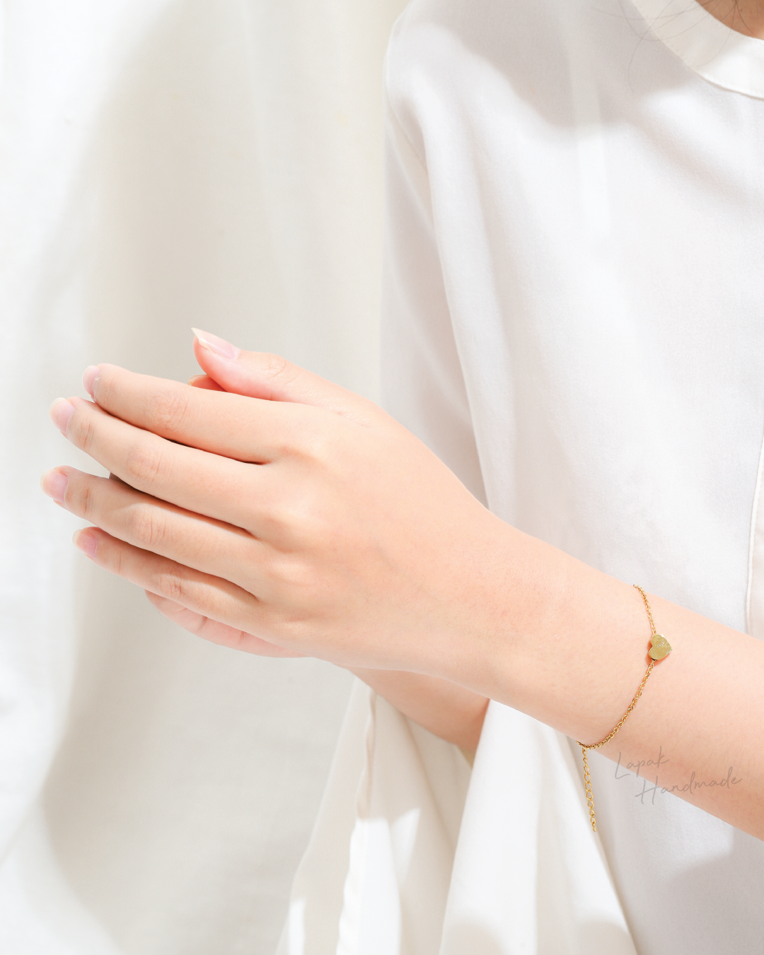 Mini Heart Bracelet in Gold