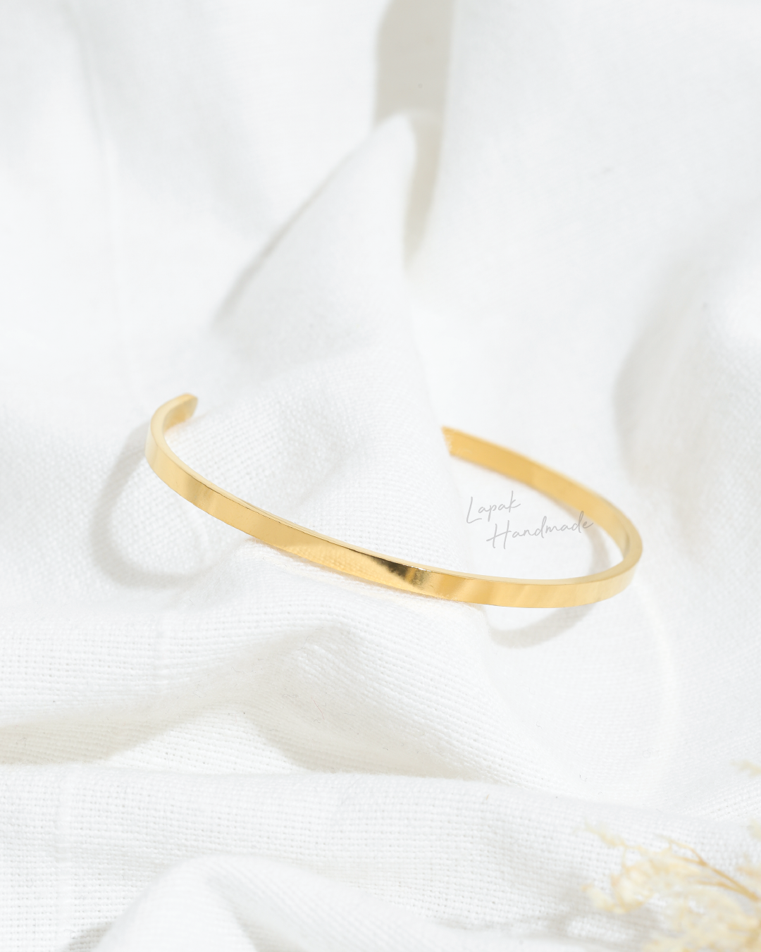 Slim Bangle in Gold