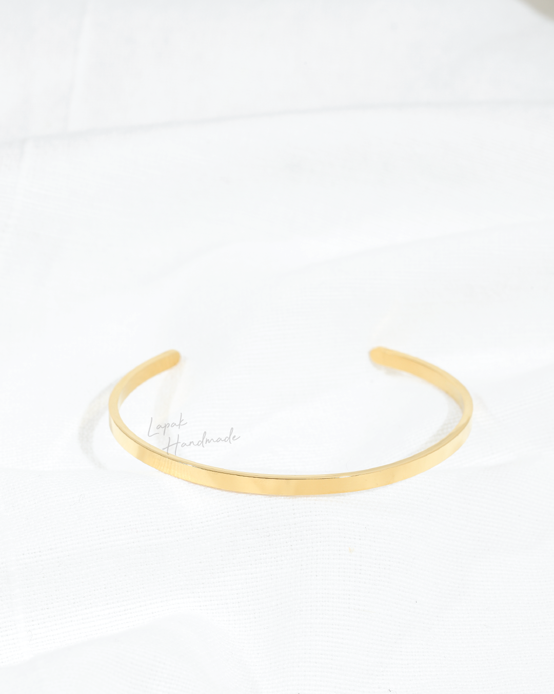 Slim Bangle in Gold